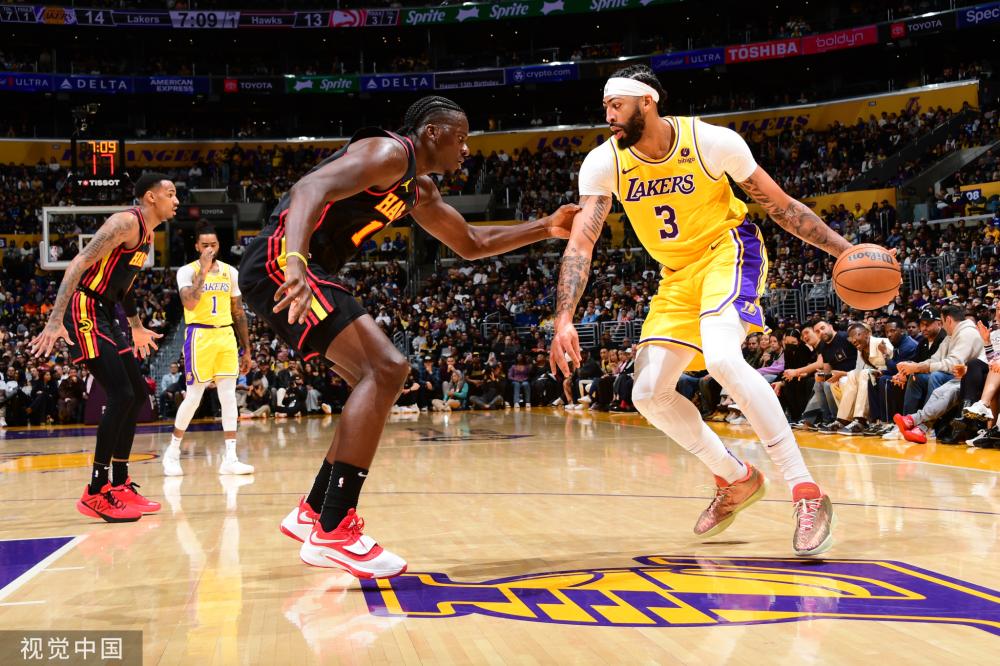 保持高度的 保持高度的